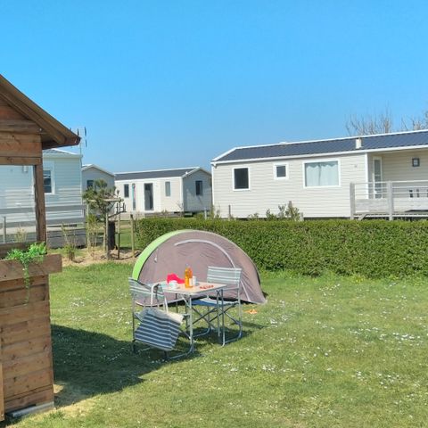 Emplacement - Forfait PREMIUM : emplacement équipé d'une FREECAMP + électricité 10A