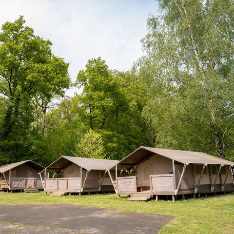 Tente en toile et en bois 5 personnes - y compris les installations sanitaires