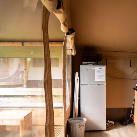 Tente en toile et en bois 5 personnes - y compris les installations sanitaires
