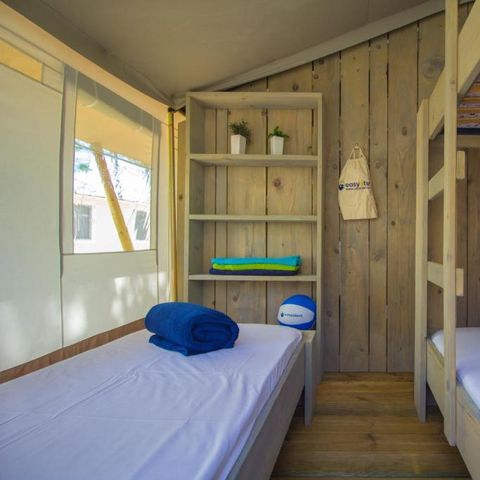 Tente en toile et en bois 5 personnes - Luxe safaritent sanitaire