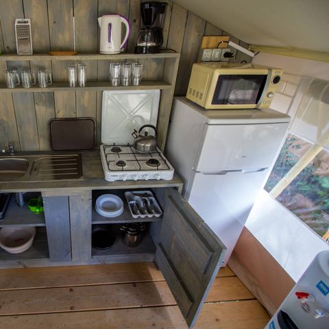 Tente en toile et en bois 5 personnes - Safaritent sanitaire