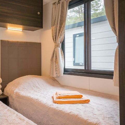 Mobilhome 4 personnes - Mobil-home | Ultimate | 2 Ch. | 4 Pers. | Terrasse Couverte | 2 SDB | Clim. | TV