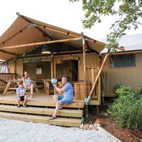 Tente en toile et en bois 6 personnes - Tente Safari Lodge | 3 Ch. | 6 Pers. | 1 SDB | Clim.