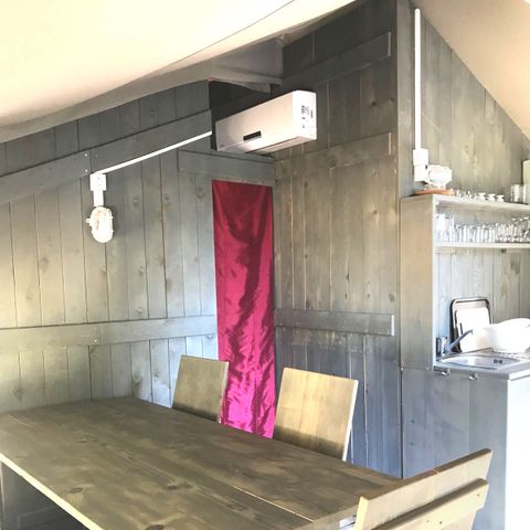 Tente en toile et en bois 5 personnes - Valkanela - Tente safari + sanitaires + climatisation (5P)