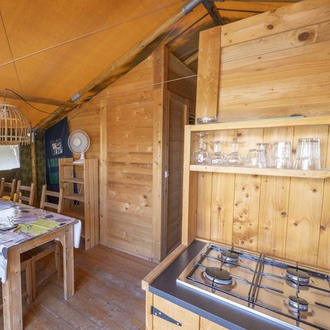 Tente en toile et en bois 5 personnes - Tente safari coucher de soleil + sanitaires + air conditionné (6P)
