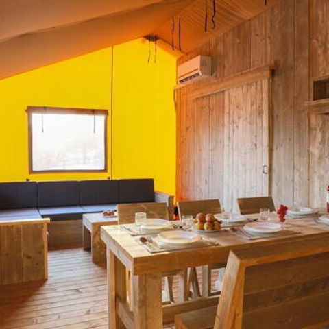 Tente en toile et en bois 6 personnes - Safari Lodge | 3 Ch. | 6 Pers. | Terrasse surélevée | Clim.