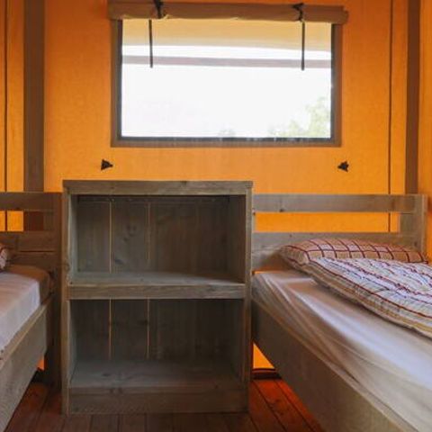 Tente en toile et en bois 6 personnes - Safari Lodge | 3 Ch. | 6 Pers. | Terrasse surélevée | Clim.