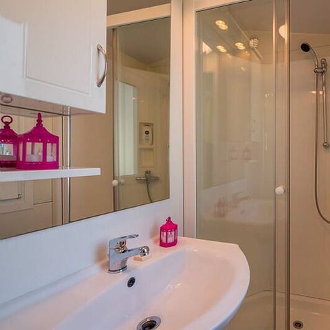 MOBILHOME 6 personnes - Comfort | 3 Ch. | 6 Pers. | Terrasse surélevée | Clim. | TV