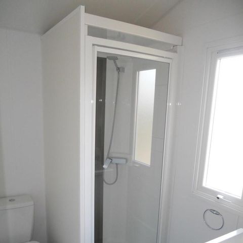 MOBILHOME 2 personnes - Confort 18m² 1 chambre + terrasse semi-couverte + TV