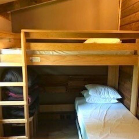 MOBILHOME 4 personnes - Cosyflower Premium sur pilotis 38m² - 2 chambres + TV + draps + serviettes terrasse couverte 11m²
