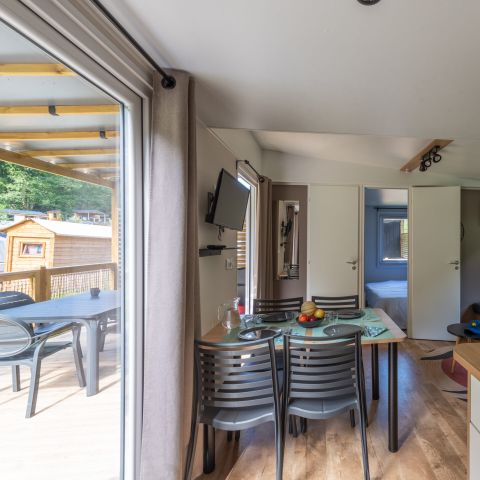 MOBILHOME 6 personnes - Homeflower Premium 35m² (3 chambres) + CLIM + terrasse semi-couverte + TV + draps + serviettes