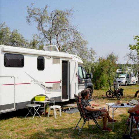 Emplacement - Emplacement avec électrcité