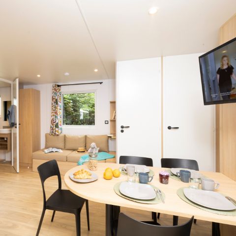 MOBILHOME 6 personnes - Bungalow Sapin - 32m² avec terrasse en bois semi-couverte