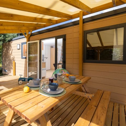 MOBILHOME 6 personnes - Bungalow Sapin - 32m² avec terrasse en bois semi-couverte
