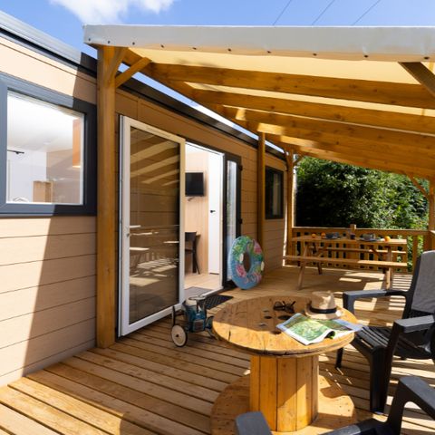 MOBILHOME 6 personnes - Bungalow Sapin - 32m² avec terrasse en bois semi-couverte