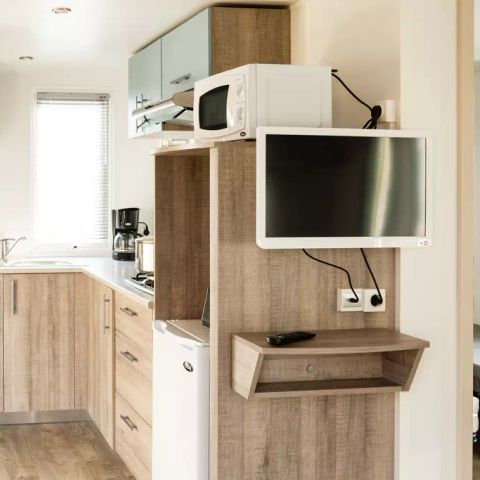 MOBILHOME 4 personnes - Comfort | 2 Ch. | 4 Pers. | Terrasse surélevée | 2 SDB | Clim. | TV