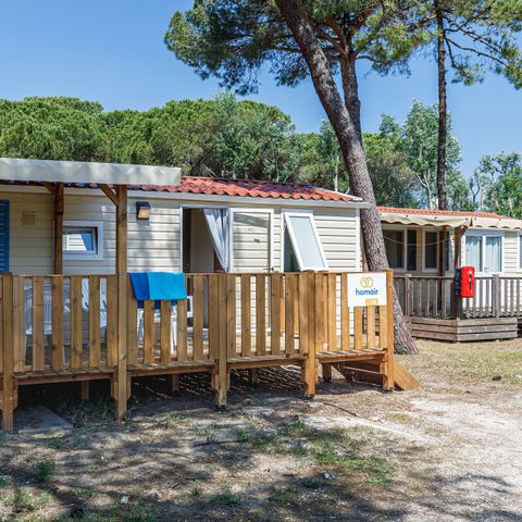 MOBILHOME 6 personnes - Homair mobil homes au camping de la Méditerranée l Comfort | 2 Ch. | 4/6 Pers. | Terrasse surélevée | Clim.