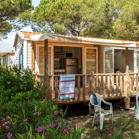 MOBILHOME 6 personnes - Homair mobil homes au camping de la Méditerranée l Comfort | 2 Ch. | 4/6 Pers. | Terrasse surélevée | Clim.
