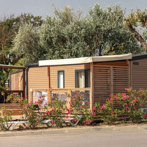 MOBILHOME 4 personnes - Mobil-home | Premium | 2 Ch. | 4 Pers. | Terrasse surélevée | 2 SDB | Clim. | TV