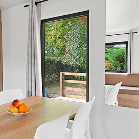 MOBILHOME 4 personnes - Mobil-home | Premium | 2 Ch. | 4 Pers. | Terrasse surélevée | 2 SDB | Clim. | TV