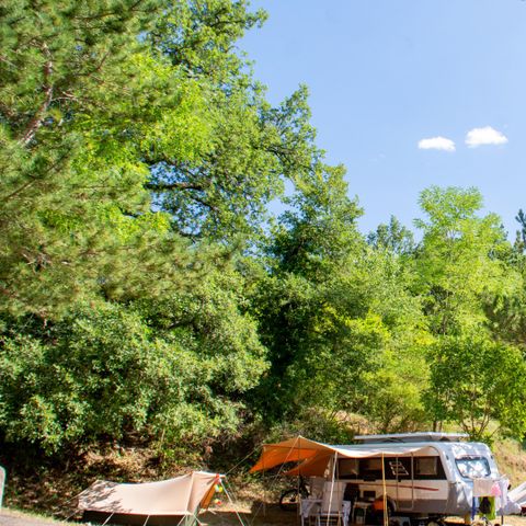 Emplacement - Emplacement tente, caravane ou camping-car + véhicule