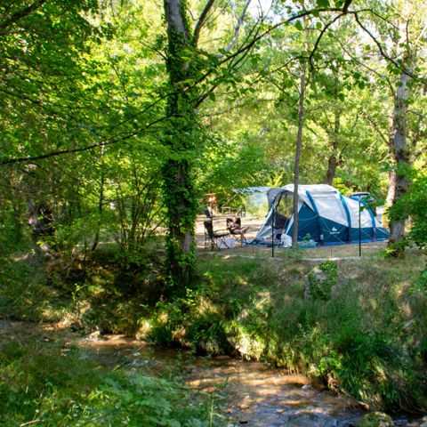 Emplacement - Emplacement tente, caravane ou camping-car + véhicule