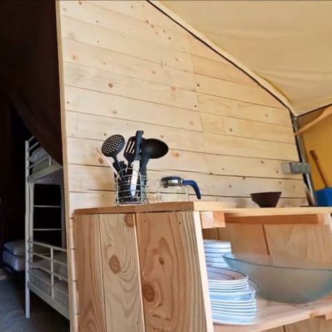 TENTE 5 personnes - Ciela Nature Lodge - 2 chambres - Cuisine – Salle de bain