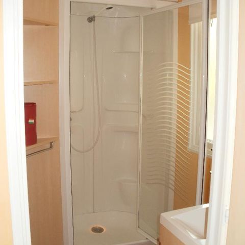 MOBILHOME 4 personnes - Confort 26m² (2 chambres) + terrasse couverte 10m²