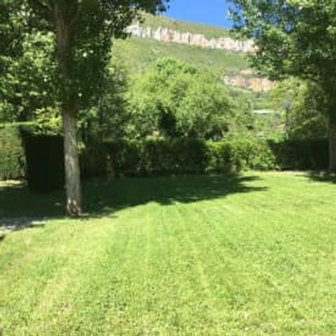 Emplacement - Emplacement ****