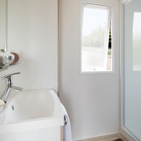 MOBILHOME 3 personnes - Mobilhome Classique 1 chambre + Terrasse - 2 personnes + 1 enfant -10 ans