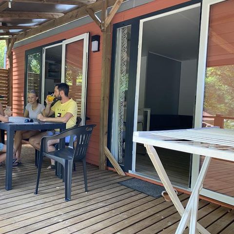 MOBILHOME 5 personnes - Cottage Premium 2 chambres avec terrasse couverte + Clim + TV + Lave-vaisselle
