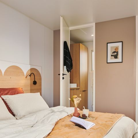 MOBILHOME 6 personnes - NEW // Cottage Premium 3 chambres - 2 salles de bain + 2 WC + Terrasse semi-couverte + Clim + TV