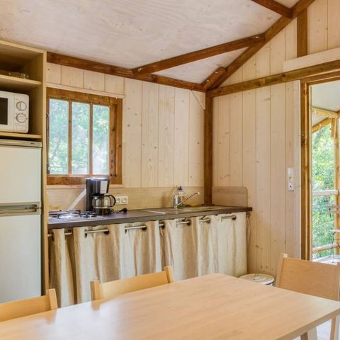 TENTE TOILE ET BOIS 5 personnes - Cabane Lodge Bois sur pilotis Confort 27m² 2 chambres - terrasse bois couverte, zone ombragée 5 pers