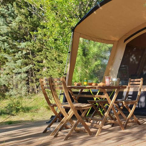 TENTE TOILE ET BOIS 4 personnes - Tente prêt à camper 28 m² - terrasse semi-couverte - sans sanitaire