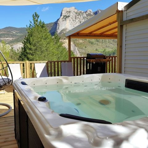 MOBILHOME 6 personnes - Prestige SPA - 3 chambres dont 1 suite parentale - draps, serviettes et plancha