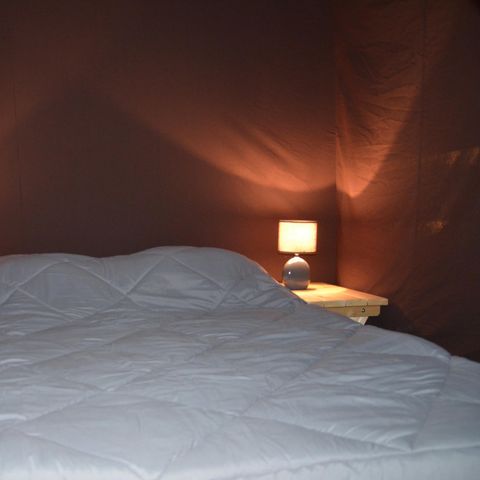TENTE 5 personnes - Lodge Robinson  - 2 chambres - 25 m2 (+Terrasse couverte 10 m2) 5 personnes
