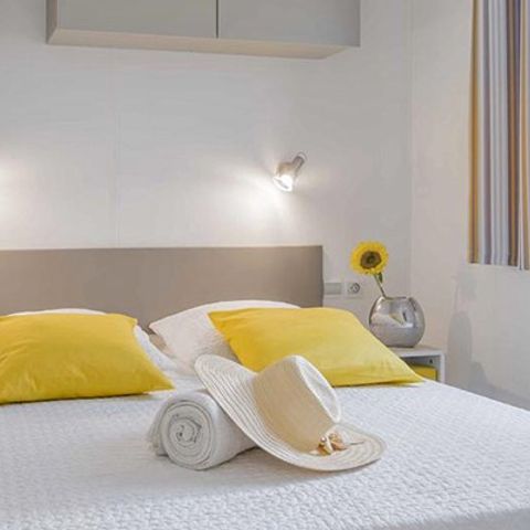 Mobilhome 4 personnes - Ultimate | 2 Ch. | 4 Pers. | Terrasse simple | 2 SDB | Clim. | TV
