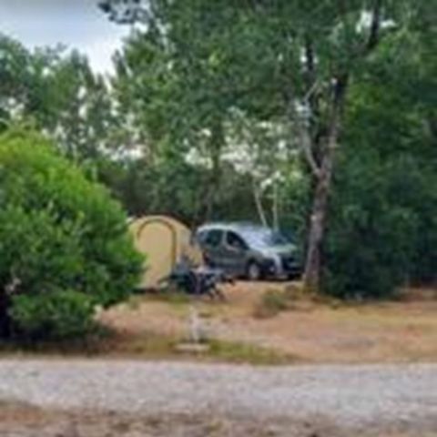Emplacement - CAMPING NU