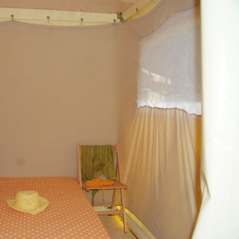 BUNGALOW TOILÉ 6 personnes - TENTE équipée 20m² 2 chambres (sans sanitaires) 5 pers