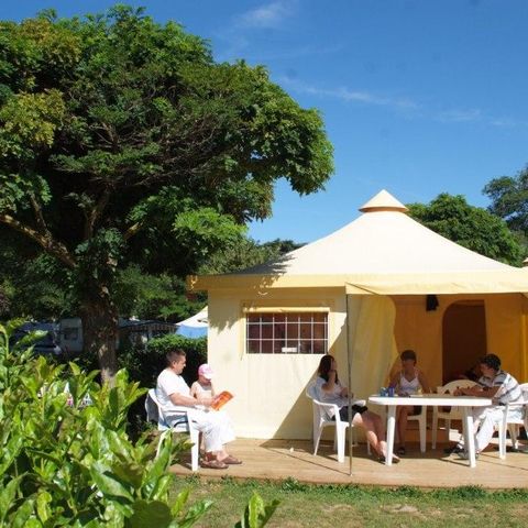 BUNGALOW TOILÉ 6 personnes - TENTE équipée 20m² 2 chambres (sans sanitaires) 5 pers
