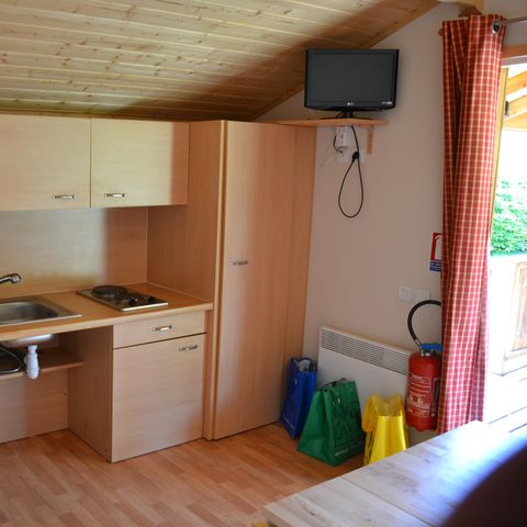 CHALET 4 personnes - Chalet PMR Confort 35m² 2 chambres + terrasse couverte + TV + clim 4 pers