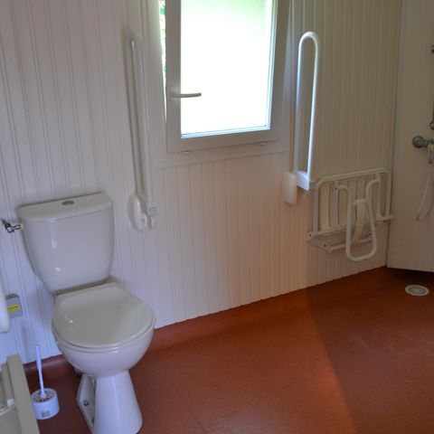 CHALET 4 personnes - Chalet PMR Confort 35m² 2 chambres + terrasse couverte + TV + clim 4 pers