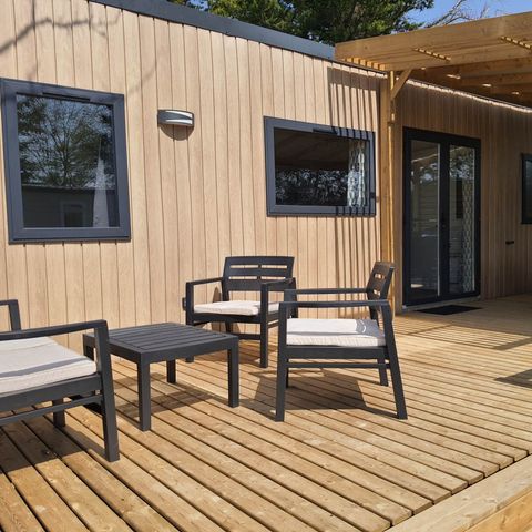 MOBILHOME 6 personnes - COTTAGE Premium 35m² 3 chambres + TV + Lave-vaisselle + climatisation + terrasse XL semi-couverte 1/6 pers