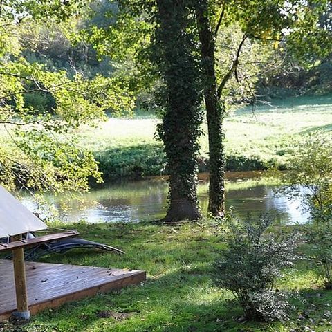 Tente en toile et en bois 4 personnes - AMAZONE BORD DE RIVIERE