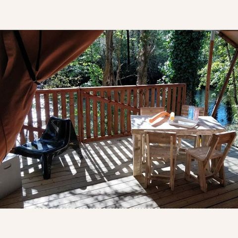 Tente en toile et en bois 4 personnes - LODGE LUXE BORD DE RIVIERE