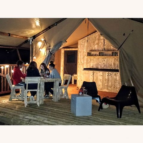 Tente en toile et en bois 4 personnes - LODGE LUXE BORD DE RIVIERE