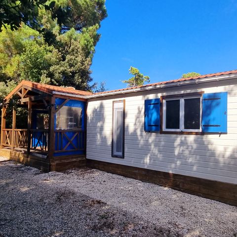 CHALET 6 personnes - 58m² - 3 chambres - 2 salles de bains - terrasse couverte + Clim + TV + LV + four*