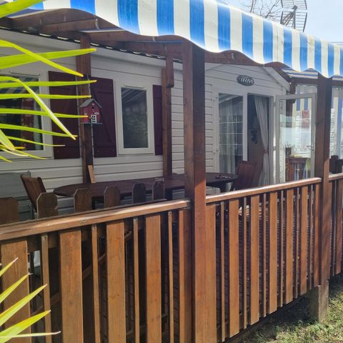 MOBILHOME 8 personnes - Confort 24-34m² - 3 chambres - terrasse couverte + TV