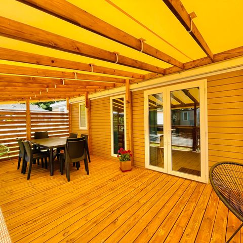 MOBILHOME 8 personnes - Premium 30-40m² - 3 chambres + TV + Terrasse couverte & draps jetables fournis*