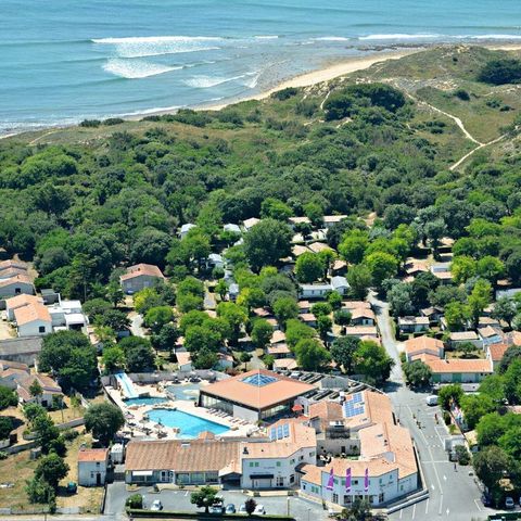 Emplacement - Emplacement + voiture